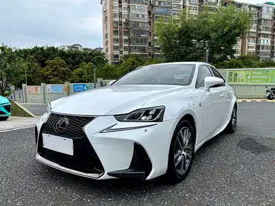Lexus IS 2019