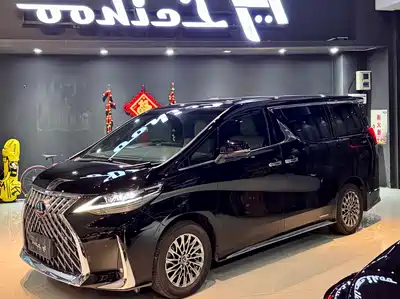 Lexus LM 2022