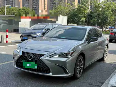 Lexus ES 2024
