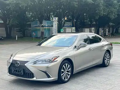 Lexus ES 2020