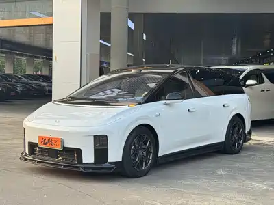 Li Auto i8 2025