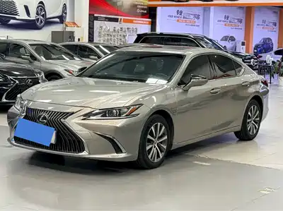 Lexus ES 2021