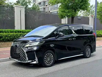 Lexus LM 2022