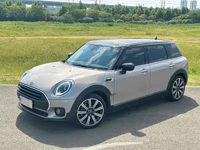 MINI CLUBMAN 2023