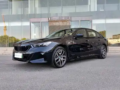 BMW i5 2025