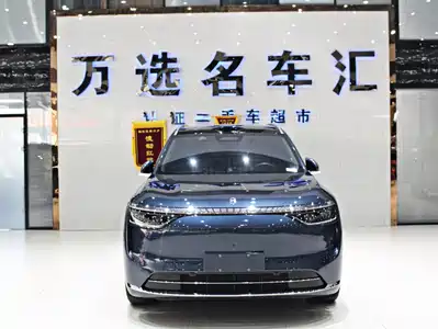 AITO Wenjie M8 2025