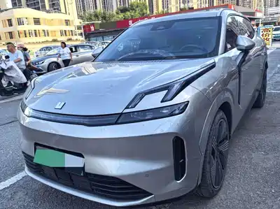 Lynk & Co 08 EM-P 2024