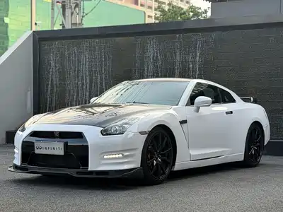 Nissan GT-R 2012