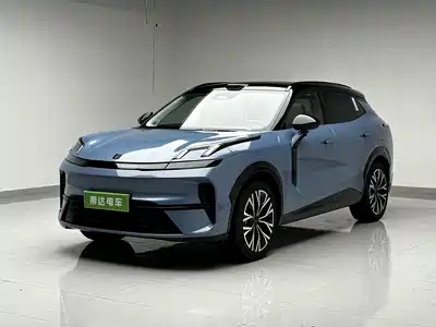 Lynk & Co 08 EM-P 2025