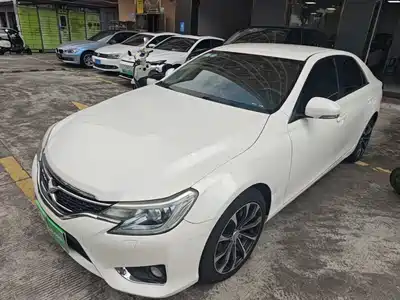 Toyota Reiz 2015