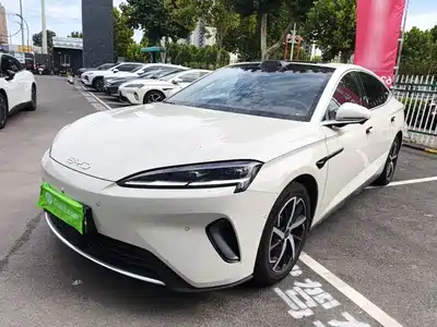 BYD Seal 07 DM-i 2025