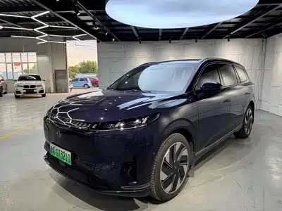 Dongfeng Yipai eπ008 2025