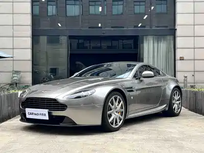Aston Martin V8 Vantage 2021