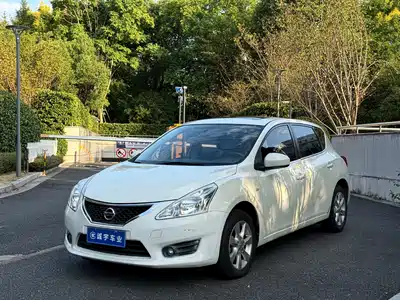Nissan Tiida 2015