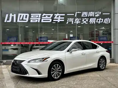 Lexus ES 2021