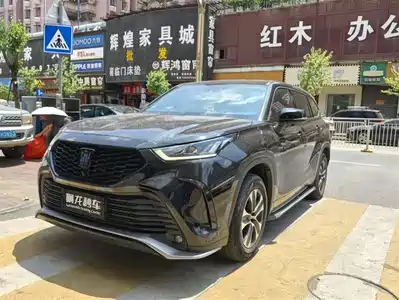 Toyota Crown Kluger 2023