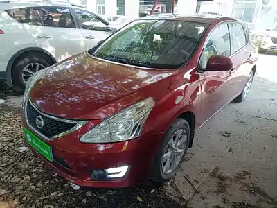 Nissan Tiida 2015