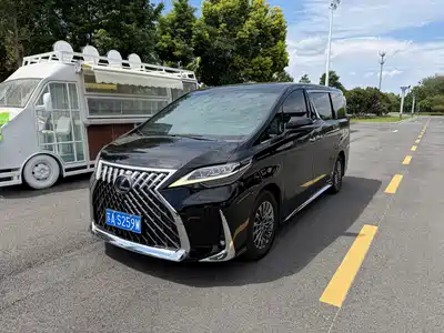 Lexus LM 2020