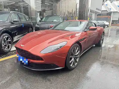 Aston Martin DB11 2018