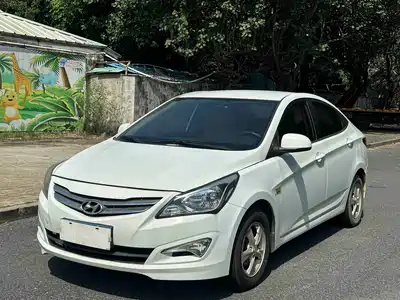 Hyundai Verna 2015