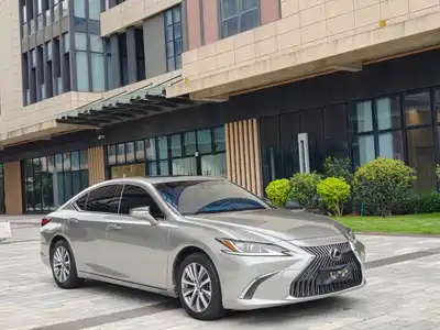 Lexus ES 2019