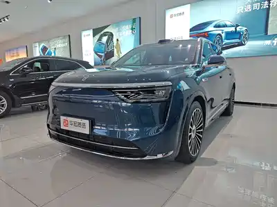 AITO Wenjie M8 2025