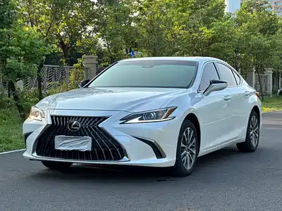 Lexus ES 2023