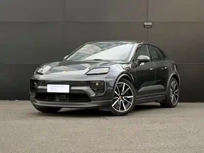 Porsche Macan EV 2024