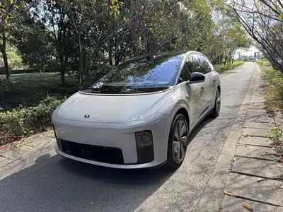 Li Auto i8 2025
