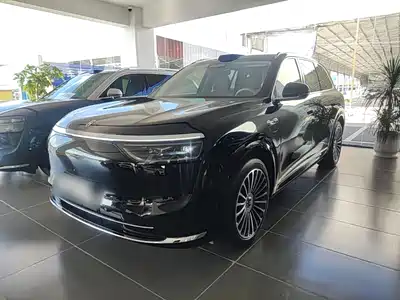 AITO Wenjie M8 2025