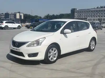 Nissan Tiida 2015