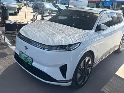 Dongfeng Yipai eπ008 2025