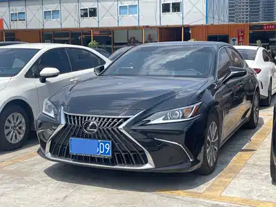 Lexus ES 2024