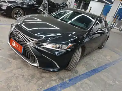 Lexus ES 2020