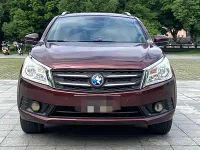 Venucia T70 2015