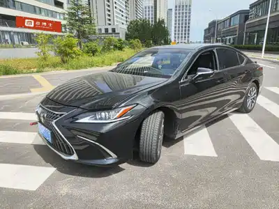 Lexus ES 2024