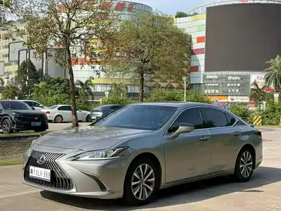 Lexus ES 2021