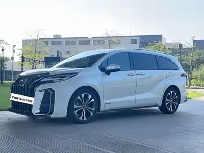 Toyota Granvia 2023