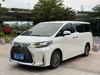 Lexus LM 2022