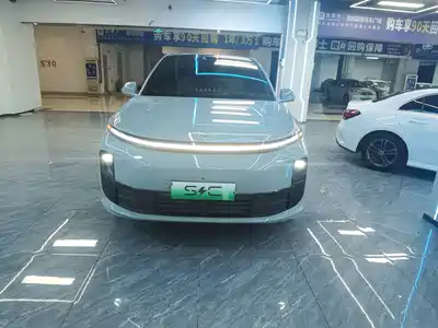 Li Auto L6 2026