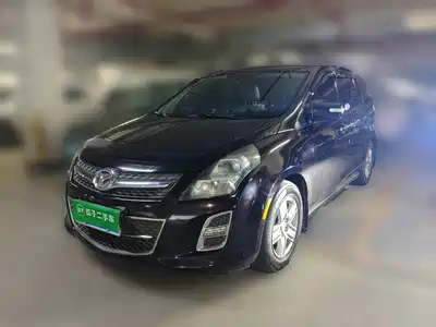 Mazda 8 2015