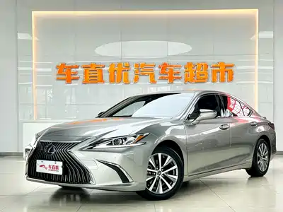 Lexus ES 2020