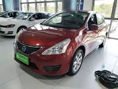 Nissan Tiida 2015