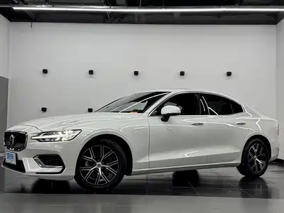 Volvo S60 2025
