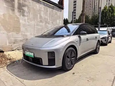 Li Auto i8 2025