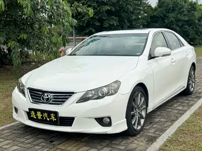 Toyota Reiz 2013