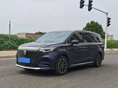 Roewe iMAX8 2022