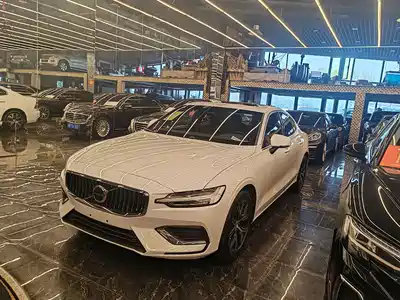 Volvo S60 2025