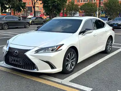 Lexus ES 2021