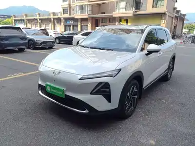 Wuling Motors Starlight S 2025